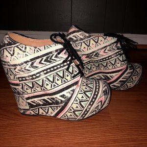 Shi by Journeys Multicolored Wedges